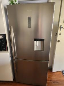 Hisense 514L bottom mount fridge
