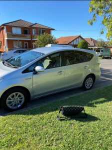 Toyota Prius V 6 seater available for rent ride share Uber x , Xl 
