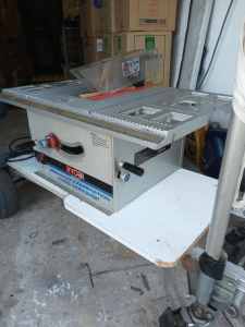 9 inh Table Saw