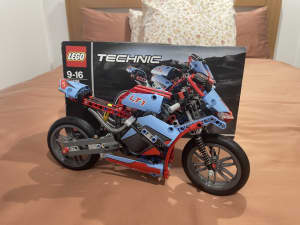 Technic Motorbike 42063