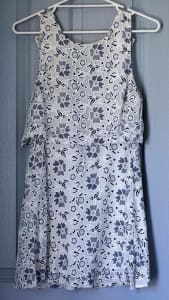 Dresses 2 for 1 Floral Lace Casual Size S/10 Myer Cocktail free gift