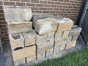 retaining wall bricks
