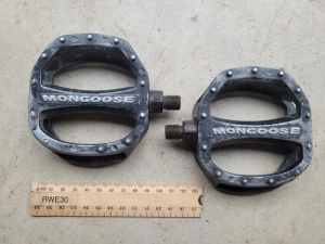 Mongoose 1/2 inch pedals for 1 piece cranks