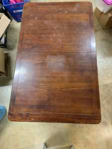 FREE.FREE…Extendable kitchen/dinning table…FREE
