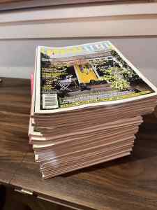 Old Country Style magazines(30), *****2017. Roseville