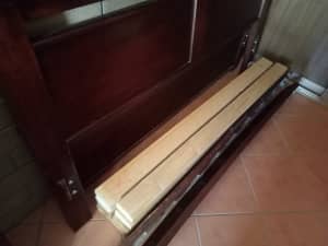 FREE Second hand Queen size OLD bedframe and mattress