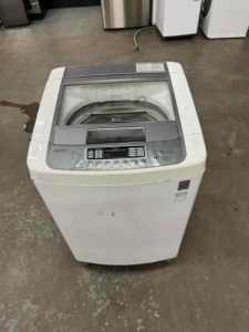 LG 6.5 Kgs Washing Machine .