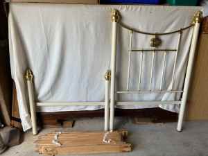 Brass bed vintage style