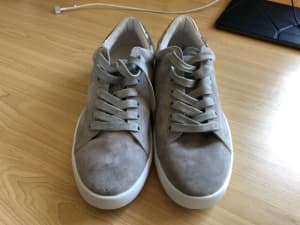 Witchery Size 38Grey Suede/Silver Sneakers