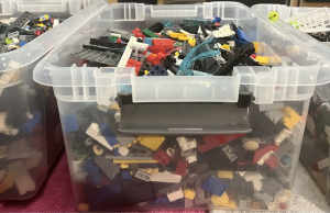 15 Litres of assorted lego