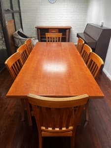 DINING TABLE SOLID OAK