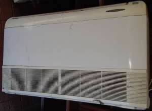 AC SPLIT REVERSE CYCLE SYSTEM AS PER PHOTOS AND DETAILS.