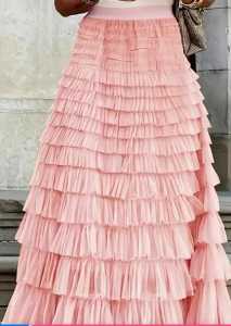 Size M pretty pink skirt - brand new