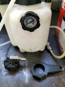 Manual brake fluid pump