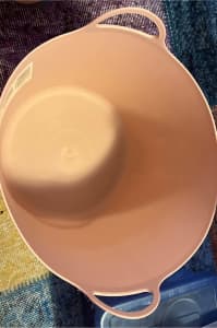 Light pink flexible bucket / tub / basket with handles