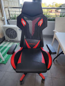 Wanted: Gaming Chair Typhoon 