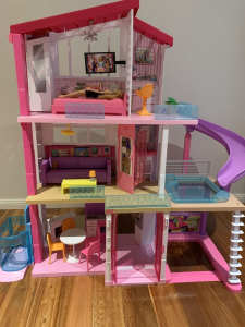 Barbie GRG93 Dreamhouse Doll Set