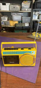 Philips Vintage yellow portable radio