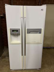 LG 567L side by side door fridge