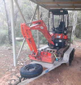 Excavator hire 1.7 tonne kubota mini digger