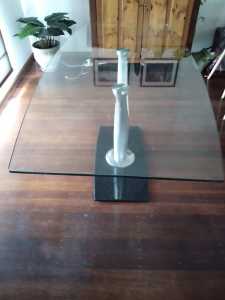 MODERN GLASS DINING TABLE
