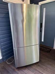 Fisher & Paykel Stainless Steel 519L Top and Bottom Fridge & Freezer