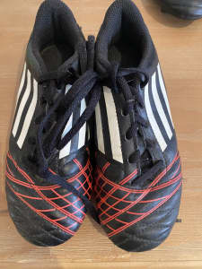 Located San Remo Kids Soccer Boots 