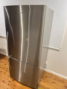 Fisher and Paykel 516L fridge and freezer 