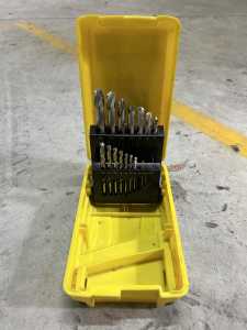 Bordo Drill Set and Irwin speedbor spade bits