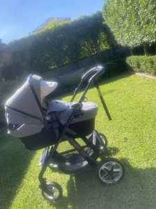 Absolutely stunning Silver Cross Special edition pram 2021 with extras