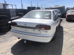 WRECKING HOLDEN VS COMMODORE EXECUTIVE SEDAN 180,000K EXCELLENT PARTS