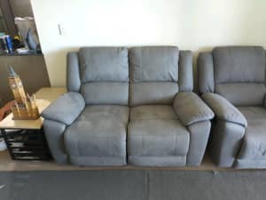 2 seater plus 2 chairs (recliner)