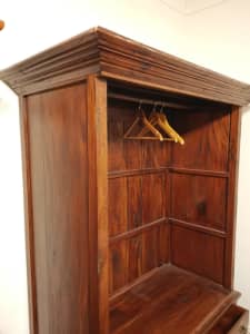 Solid wood large open wardrobe