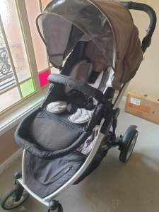 Steelcraft Strider Compact pram bassinet and second seat