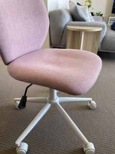 pearl blush office chair