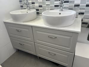 Vanity - 4 drawers, 2 basins 