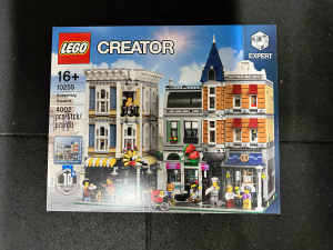 LEGO Creator Expert Assembly Square - Retired Set