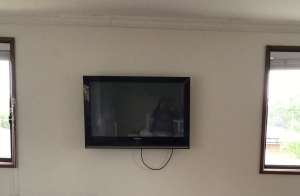 Samsung 42” with remote control