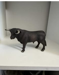 Schleich Farm World - Black Bull 13722 Retired Item.