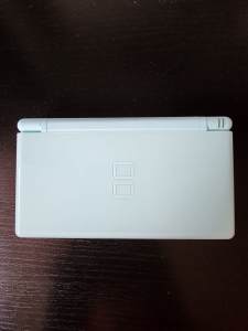 Perfect condition Nintendo ds lite with no scratch