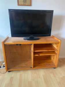 Moving out - free TV cabinet