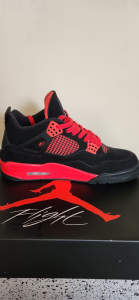 Nike air Jordan 4 bred U.S 9.5, $280 FIRM 