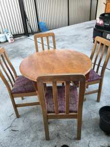 Small dining table n 4 chairs
