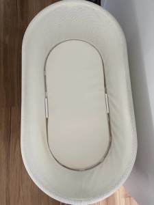 SNOO smart sleeper baby bassinet with accessories 