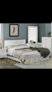 WAREHOUSE DIRECTLY SALE 4 PIECES BEDROOM SUITE