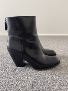 Nine West Huskie Leather Boot size 7.5