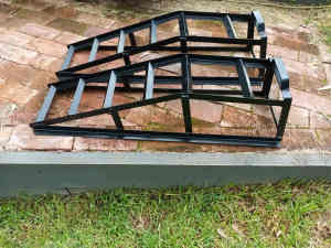 4x4 or Car Ramps No Rust almost New.
