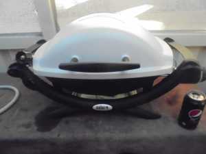 Weber baby Q1000 classic 2nd generation NEW CONDITION