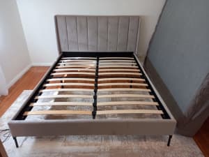 Tommy Swiss Queen bed