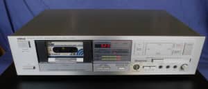YAMAHA K-520 Stereo Cassette Deck with 5 x TDK AD - 90 Cassette Tapes